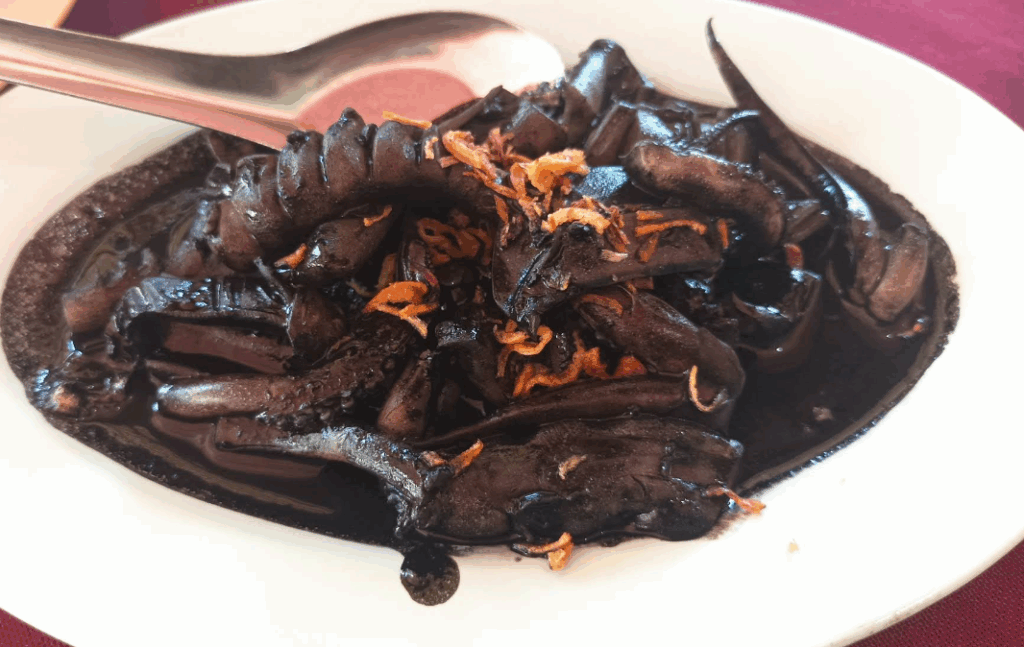 人気のイカ墨を使ったイカ料理