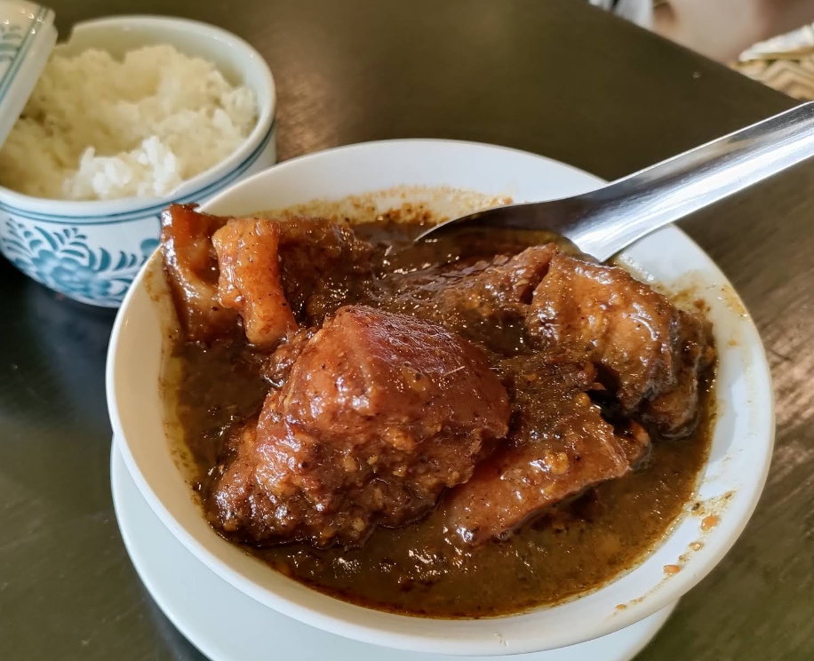 人気メニュー食べやすい甘めのカレー