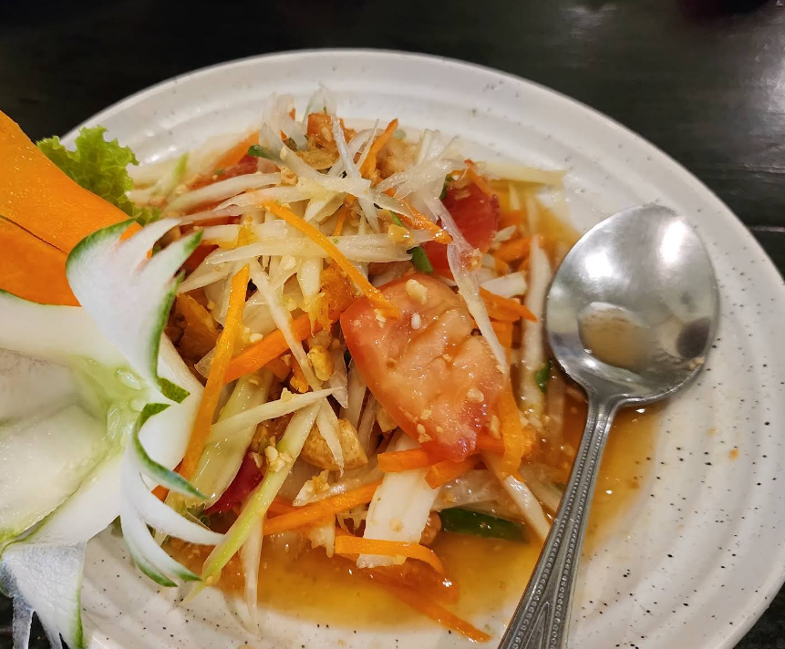 ソムタム パパイヤサラダ味は甘めです
