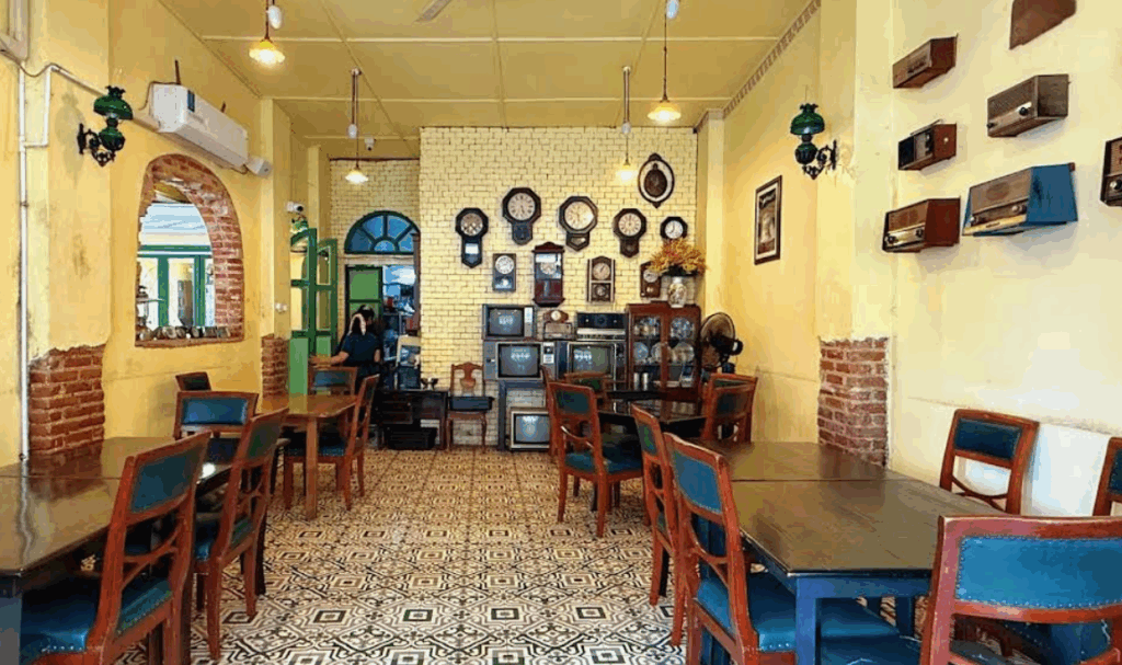 ラヤ・レストラン(Raya Restaurant)店内の様子