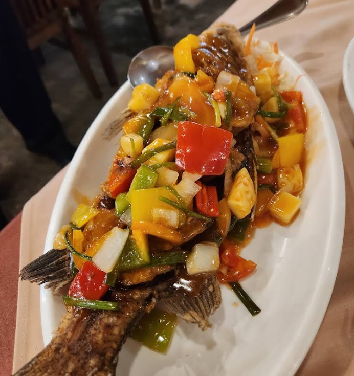 魚のから揚げ甘酢あんかけは定番です、とても食べやすい