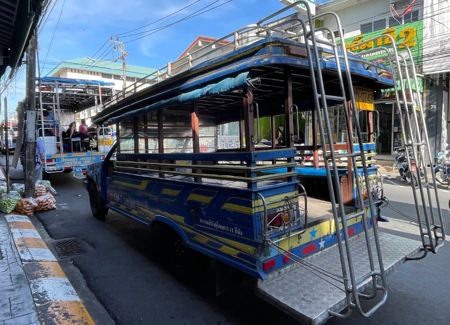 プーケットタウンからビーチへのアクセス|ソンテウ利用方法