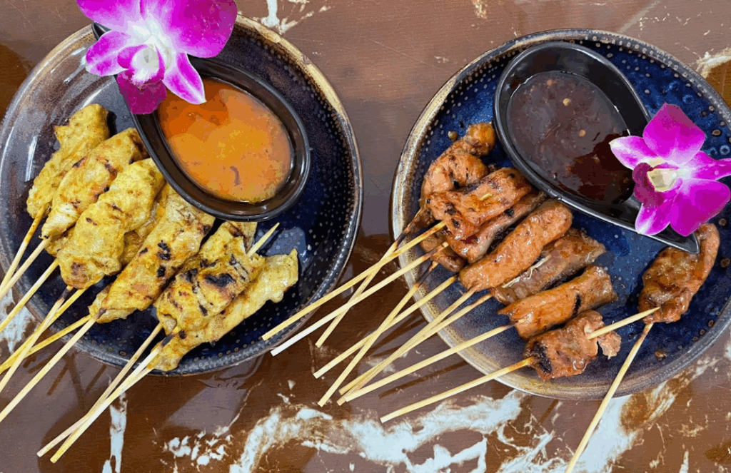 1000009 Thai Noodle Restaurant（ล้าน9ก๋วยเตี๋ยว）サテは2種類