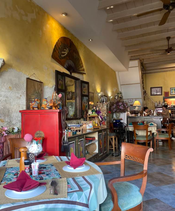 プーケット旧市街（Old Town）にある Dibuk Restaurant（ดีบุก レストラン）