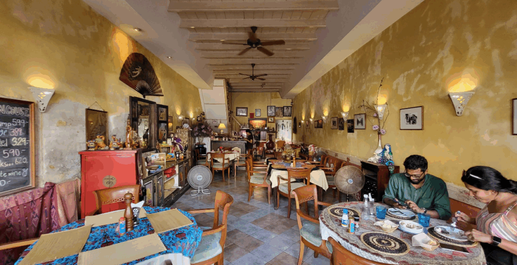 プーケット旧市街（Old Town）にある Dibuk Restaurant（ดีบุก レストラン）