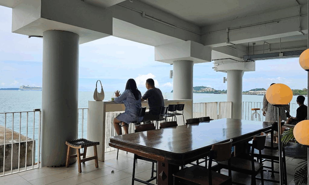 ムーンストーンカフェ(Moonstone Cafe)