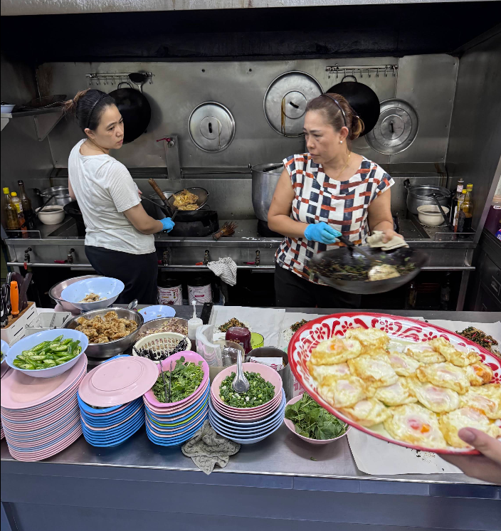 プーケットタウンの人気レストラン「Chuan Chim（ชวนชิม）」