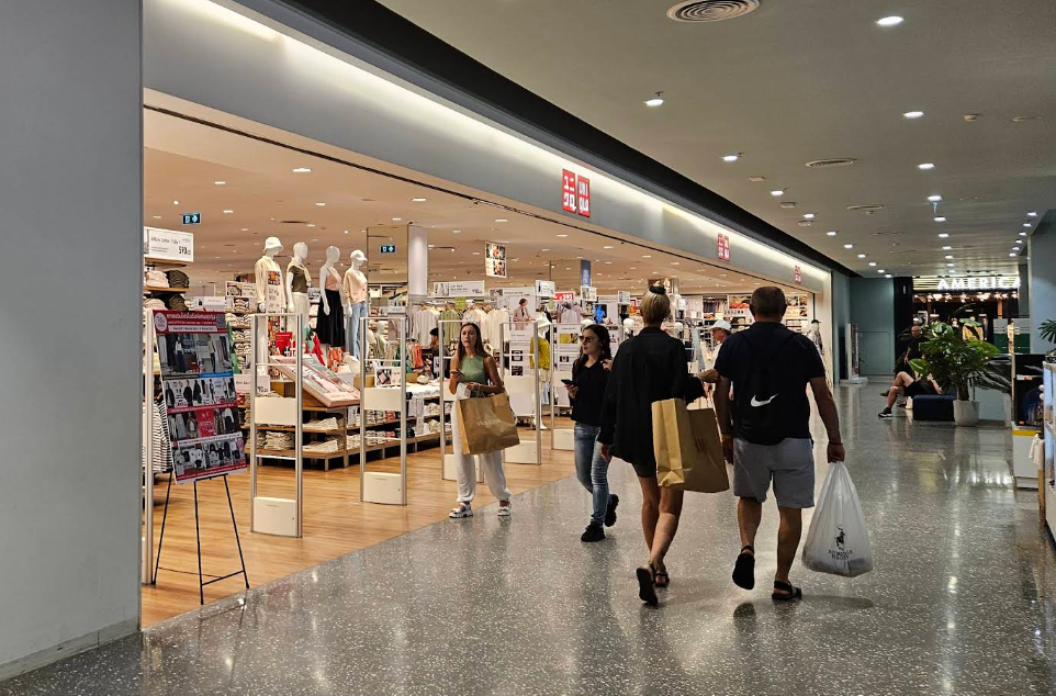 人気店ユニクロ