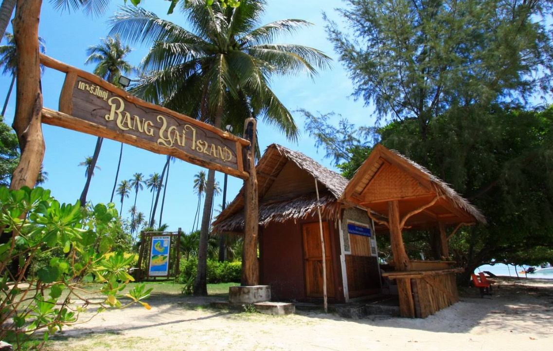 プーケット東岸の小島｜ランヤイ島（Koh Rang Yai）観光ガイド