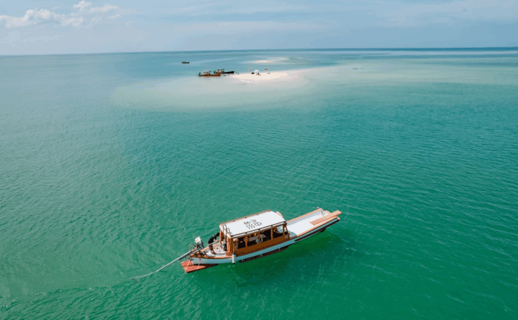 アンダマン海に浮かぶ小さな無人島「パー島(Koh Pah)」