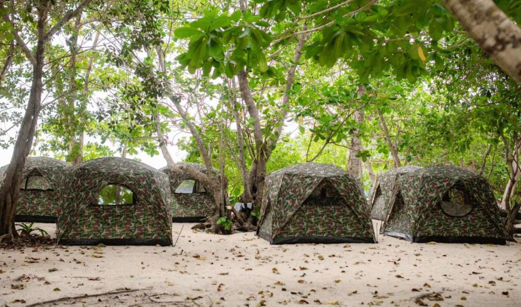 スリン諸島国立園内にキャンプサイトはあり