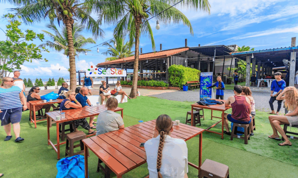 スリン諸島発着・港の様子