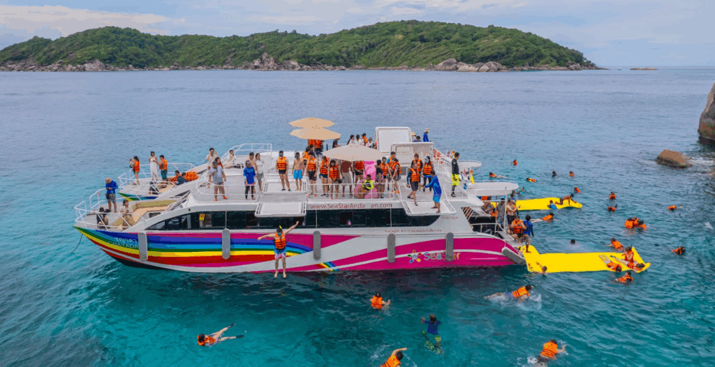 シミラン諸島でシュノーケリング