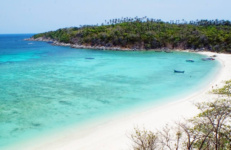 ラチャヤイ島サイアムベイはたくさんのシュノーケリングポイントがある