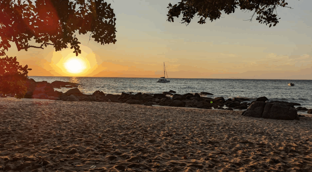 ラムシンビーチ・サンセットでまったりできます