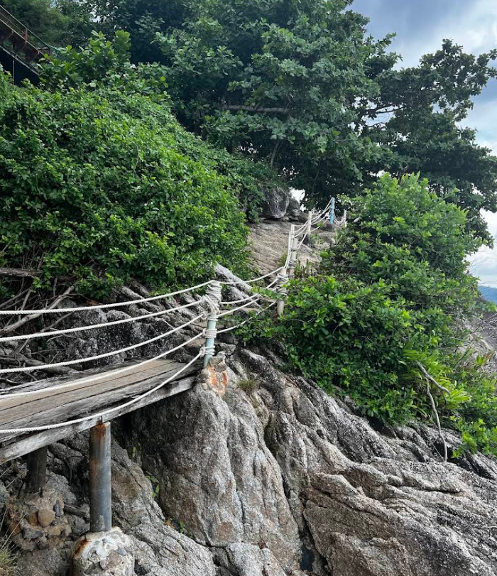 スリンビーチからラムシンビーチへ徒歩アクセス10分くらいです