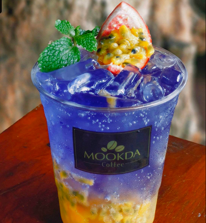 パッションフルーツ+バタフライピー・ドリンク