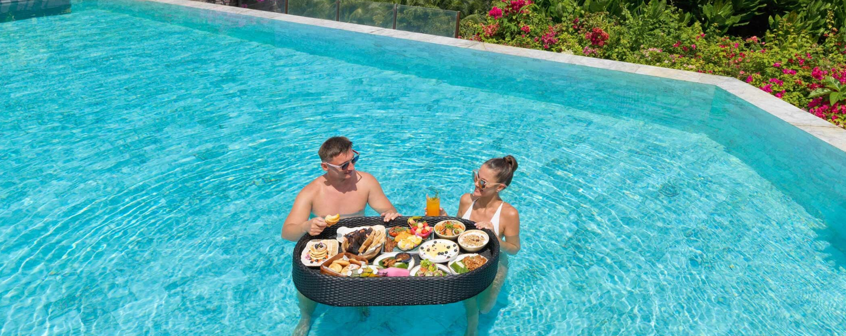 プーケットで体験！フォトジェニックな「フローティングブレックファースト」おすすめ10選