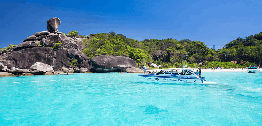 ハイシーズンのみ半年ツアーは催行しています、シミラン諸島は人気№1離島ツアー