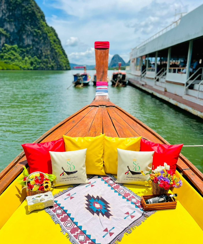 ロングテール船の船首です、SNS用撮影スポットです