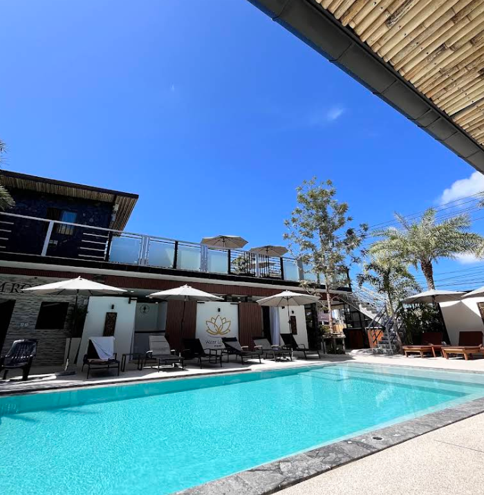 スイミングプール+ビーチチェア