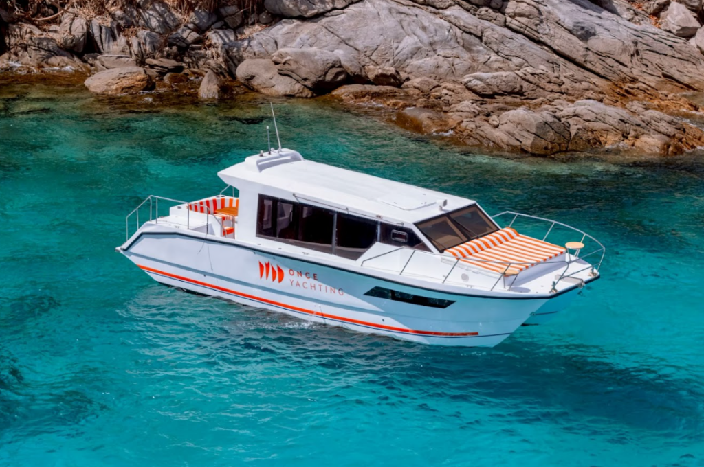 「TEQUILA（テキーラ）」37フィート・船全体写真