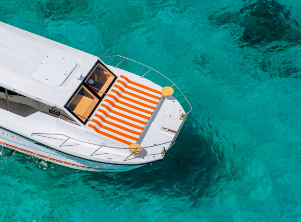 「TEQUILA（テキーラ）」37フィート・船首