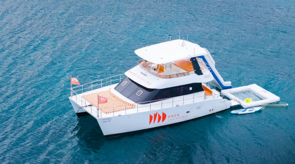 パワーカタマラン「WHISKEY（ウィスキー）」48フィート・船全体写真