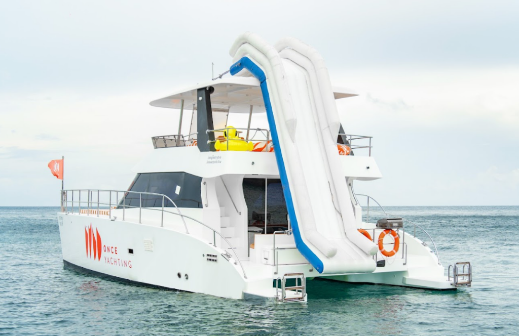 パワーカタマラン「WHISKEY（ウィスキー）」48フィート・各種アクティビティの紹介写真