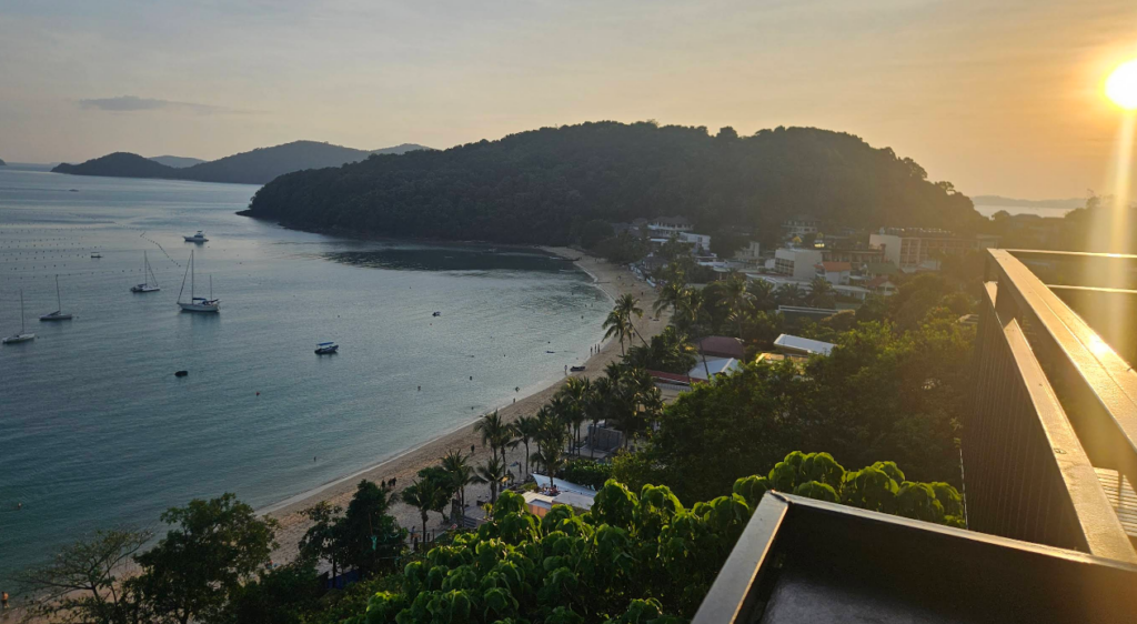 Hill House Restaurant|プーケット・アオヨンの絶景レストランのサンセット