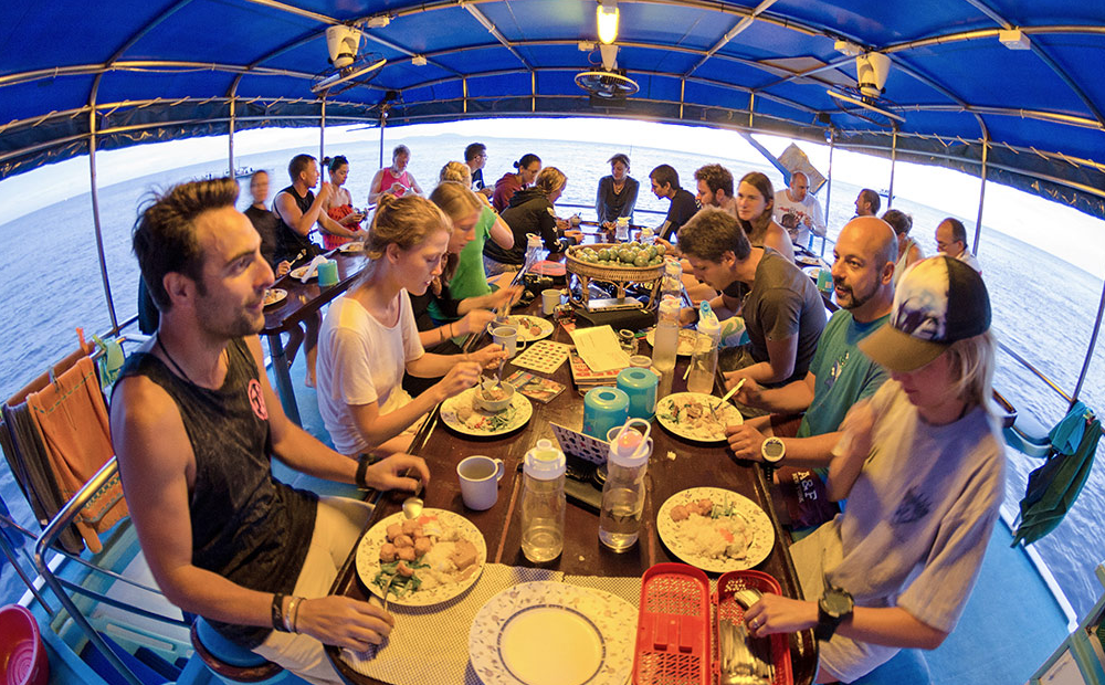 共有ダイニングリア、食事+リラックス