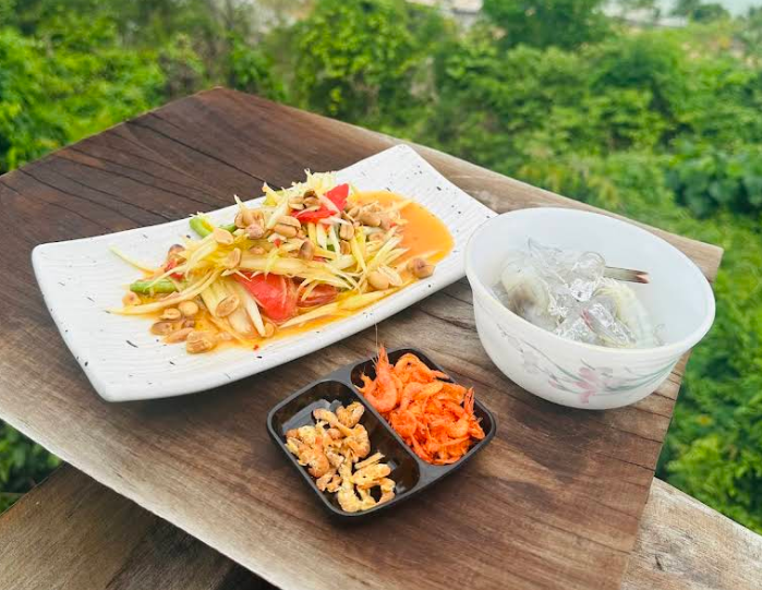 タイ料理定番・パパイヤサラダ