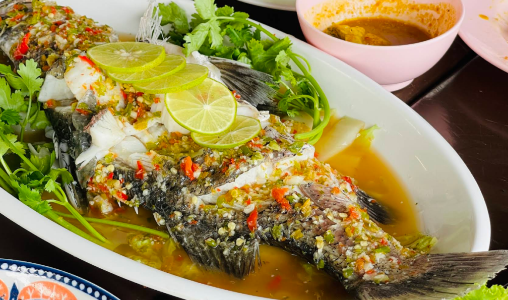 蒸し魚(Steamed Fish with Lime & Garlic)