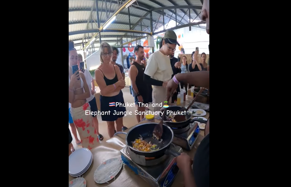 Elephant Jungle Sanctuary Phuket・パッタイ料理教室+ビュッフェスタイルのランチ