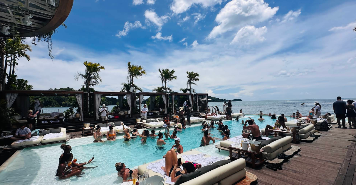 【2026年最新】ヨナビーチクラブ料金・予約完全ガイド｜プーケット洋上ビーチクラブ