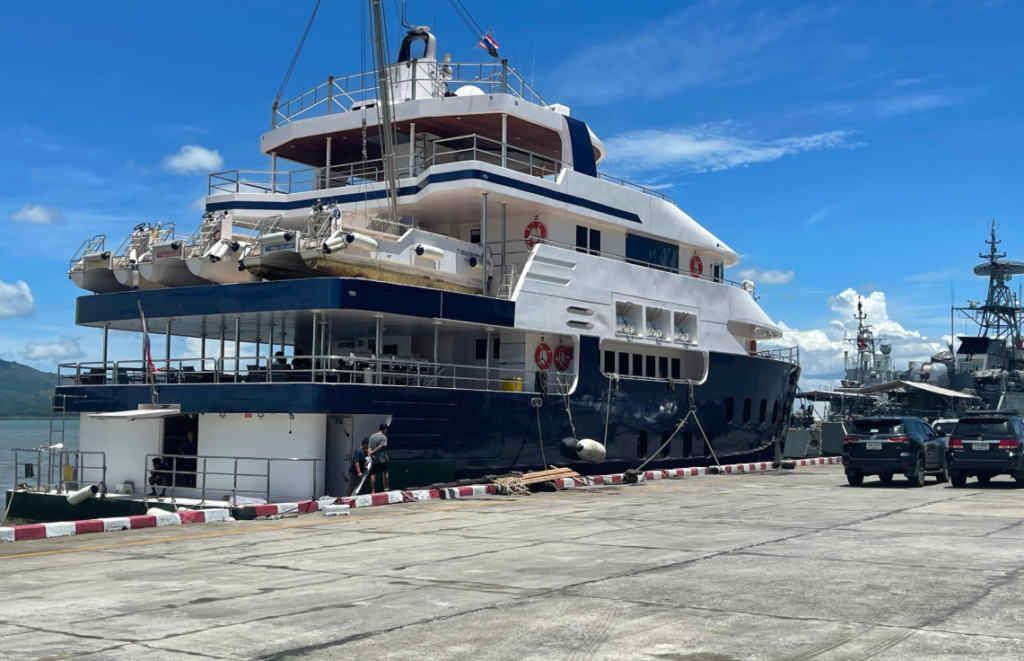 ARUNA VOYAGER号シミランダイブクルーズ