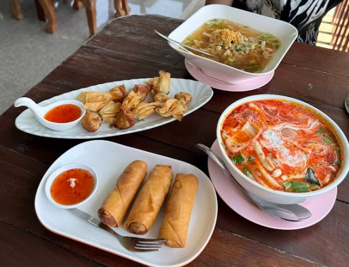 春巻き+ワンタン揚げ トムヤムスープなど2名様用のセットメニュー