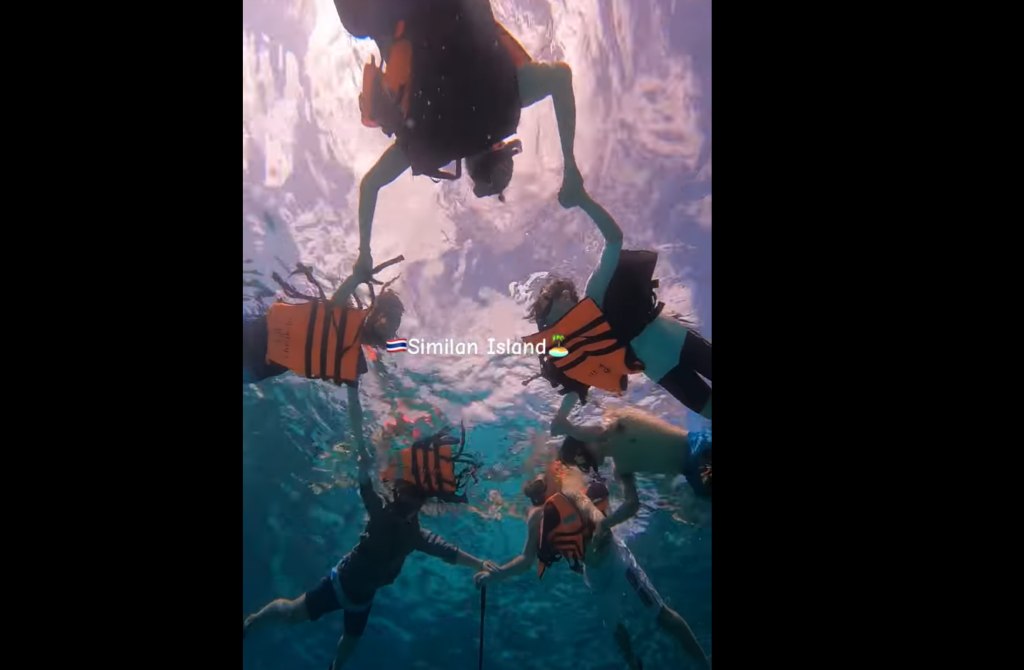 シミラン諸島で記念撮影