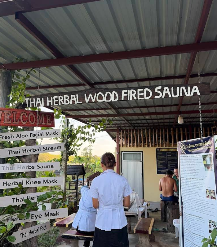プーケット空港から車で15分伝統的なハーブサウナとマッサージを受ける事ができます