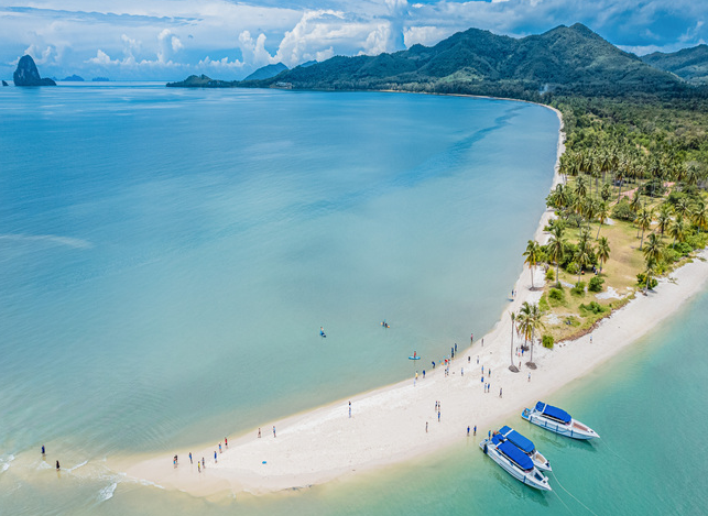 パンガー湾を楽しむツアーヤオヤイ島も立ち寄ります