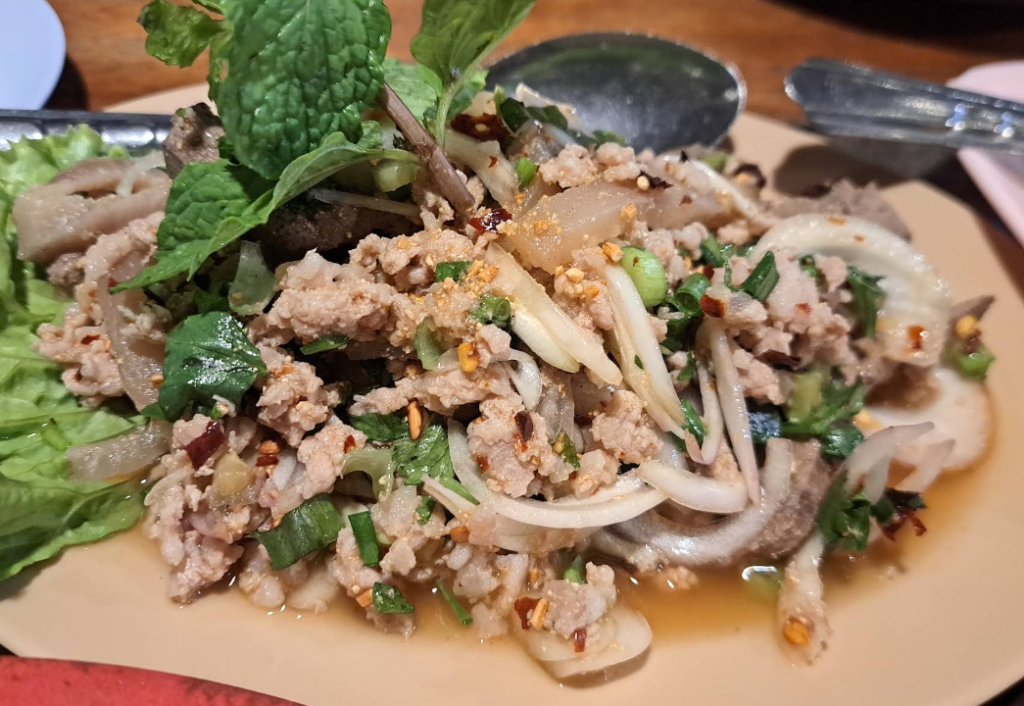 ラープ（肉と香草のサラダ）