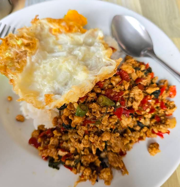 ガパオライス目玉焼き