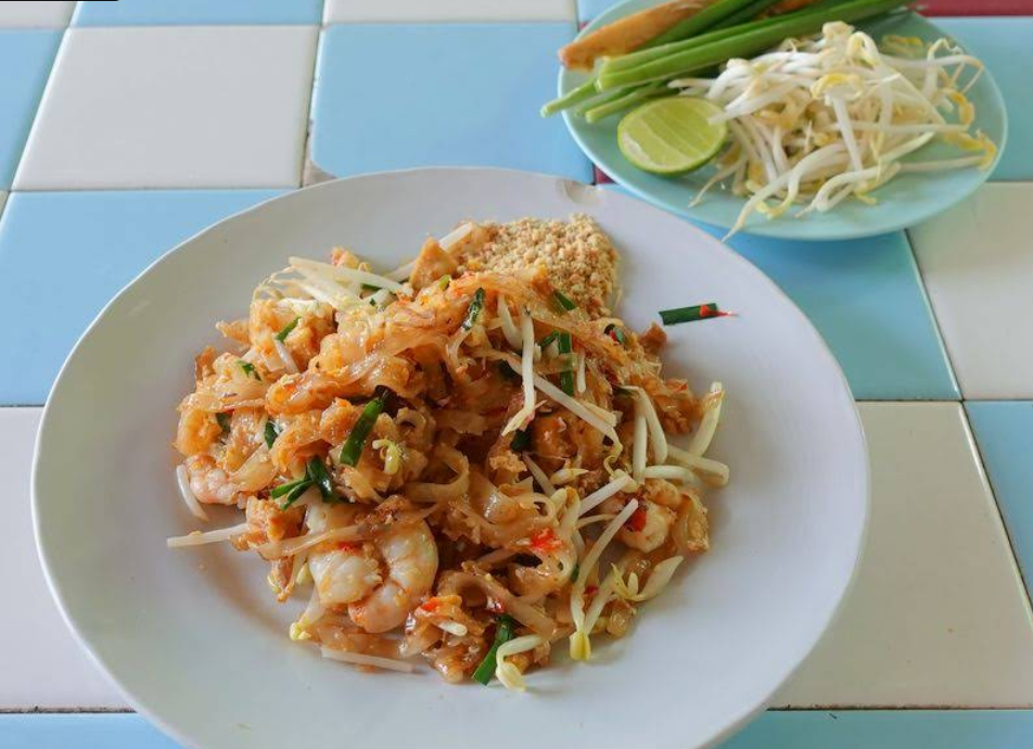 海老パッタイ、甘目な味つけ