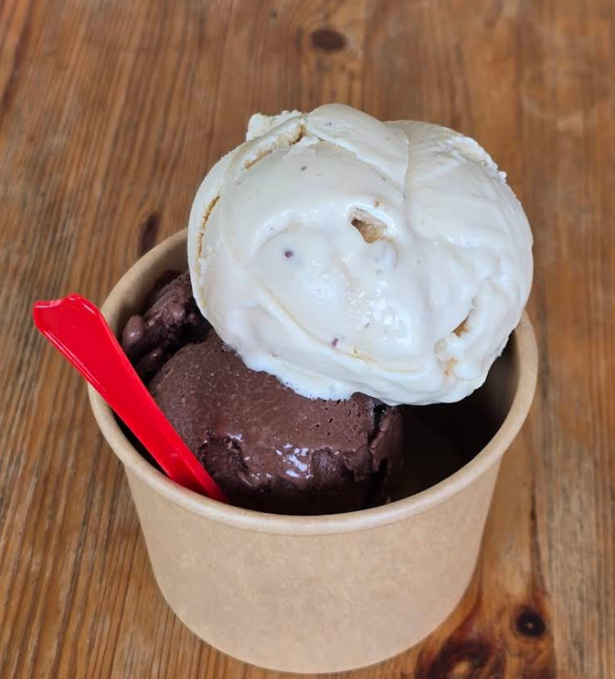 カフェではジェラートも人気です