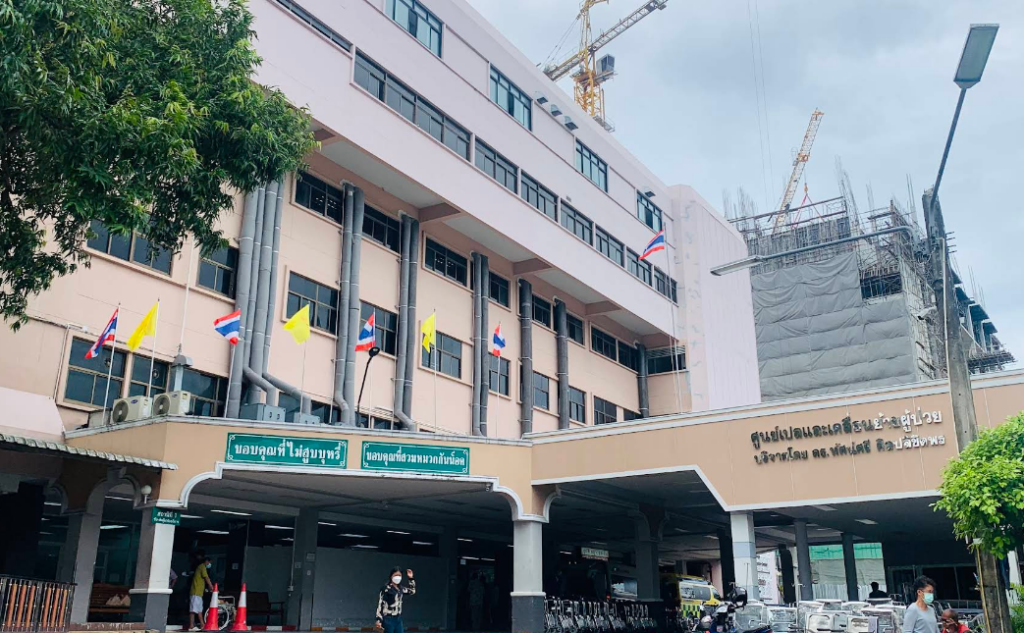 Vachira Phuket Hospitalプーケット最大の 公立病院 です。