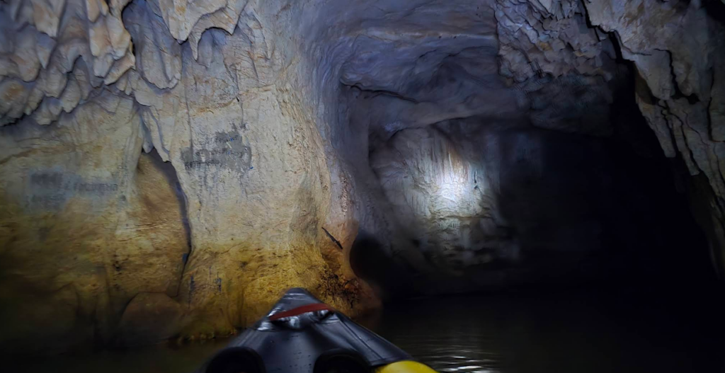 プンチャーン洞窟タイ南部 パンガー県の中心部 にある有名な鍾乳洞です