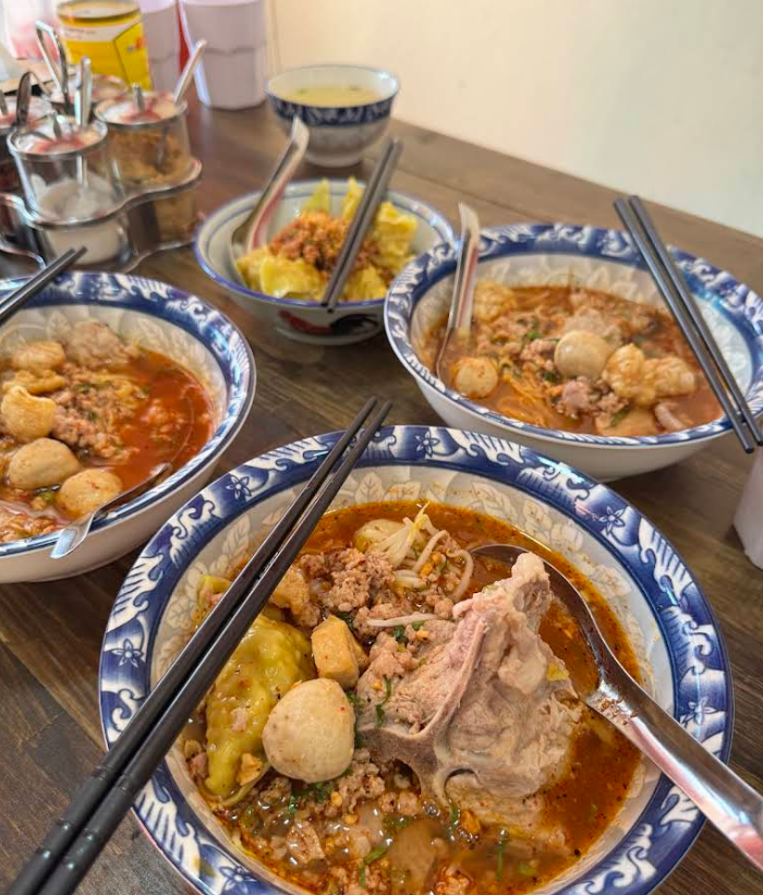 プーケット地元トムヤムヌードルで人気店