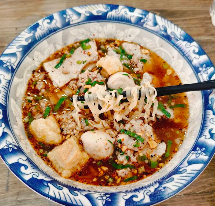 トムヤムヌードル