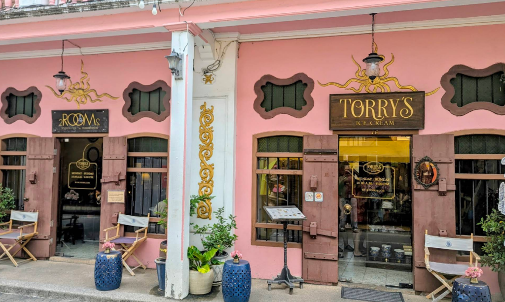 Torry's Ice Cream は、プーケット旧市街・ソイロマニー通りにある人気アイスクリームショップ。