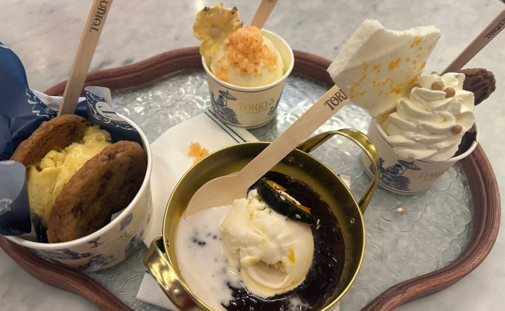 豊富な書類なアイスクリームがあります